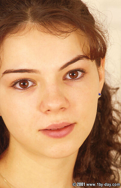 Алёна, 24 года, 2 размер груди